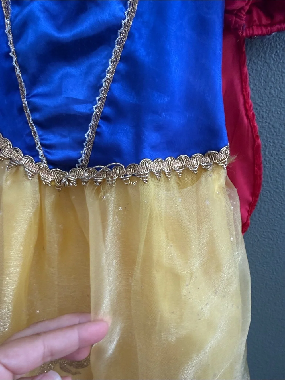 Disney Store Snow White Princess Dress Sz 4T Cape